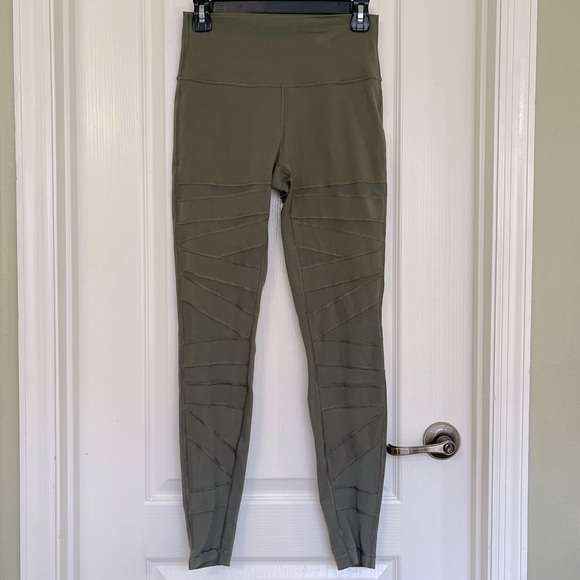Lululemon Army Green Long Yoga Pant Mesh Stripes Size 8 - Picture 1 of 8